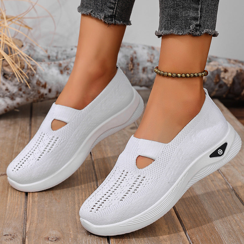 A Breathable shoes for summer