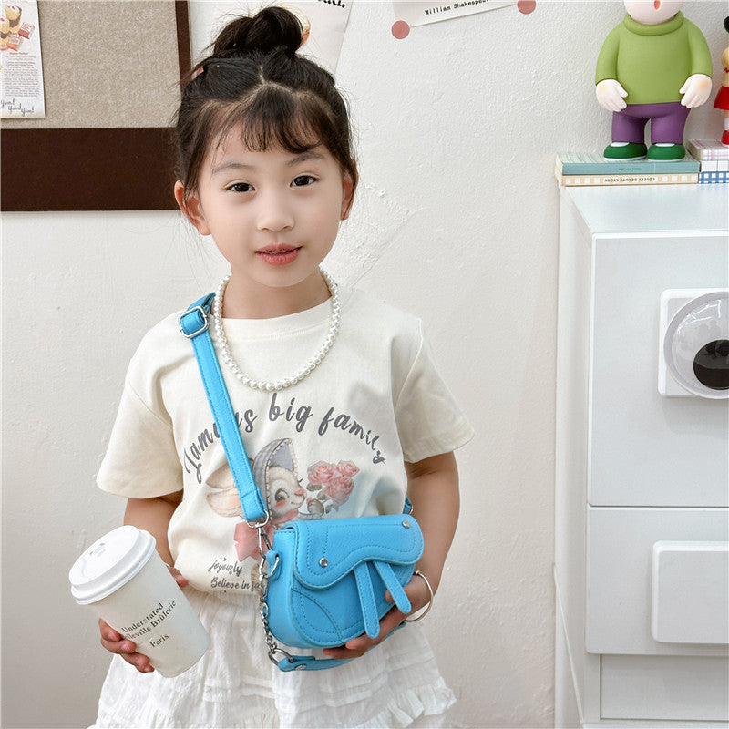 A Korean version of foreign style small fragrant style girl handbag fashionable new boys and girls saddle bag mini baby shoulder bag