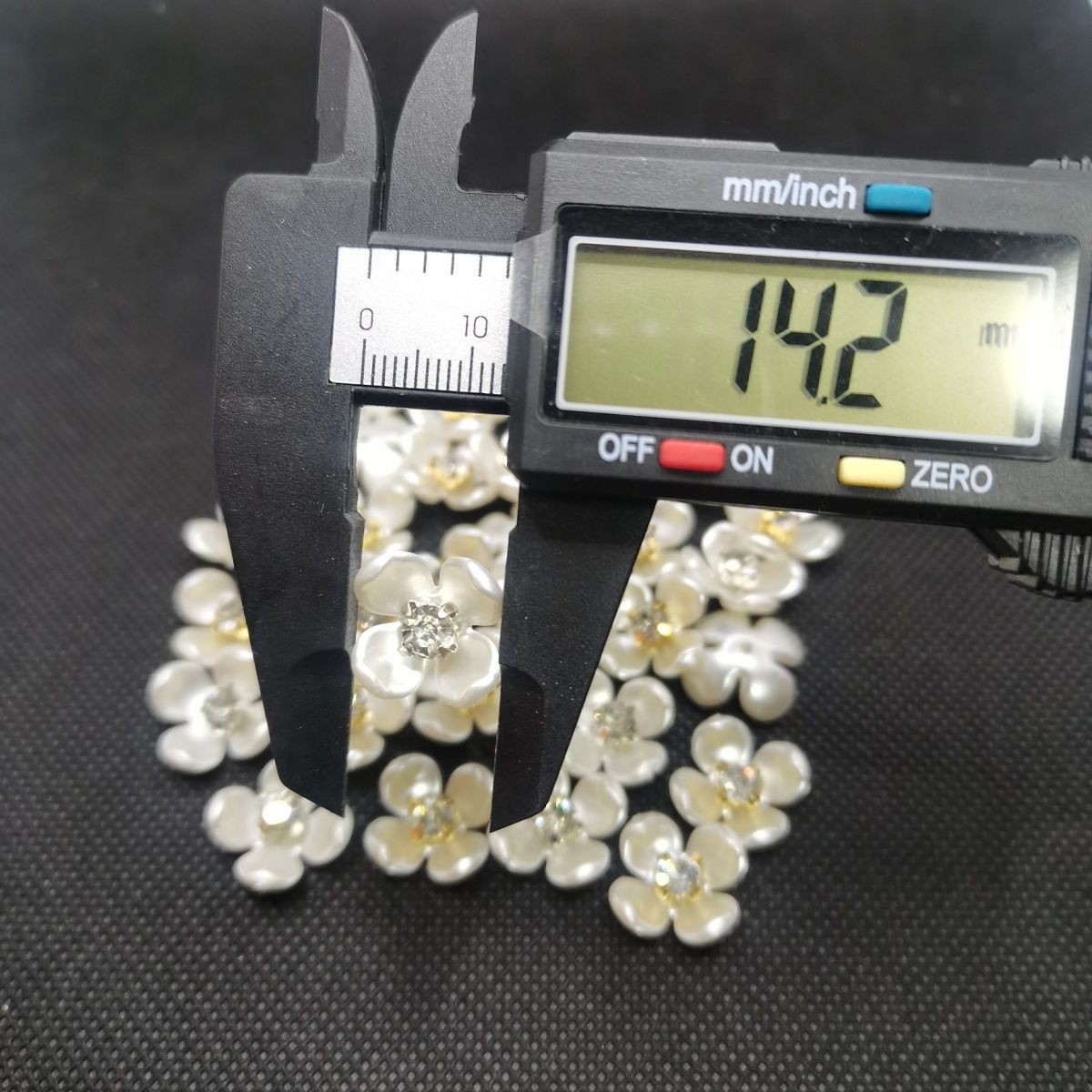 A five small flowers single claw DIY handmade material hairpin accessories five petals small flowers with drill plastic four petals flower point drill - Mixbatch