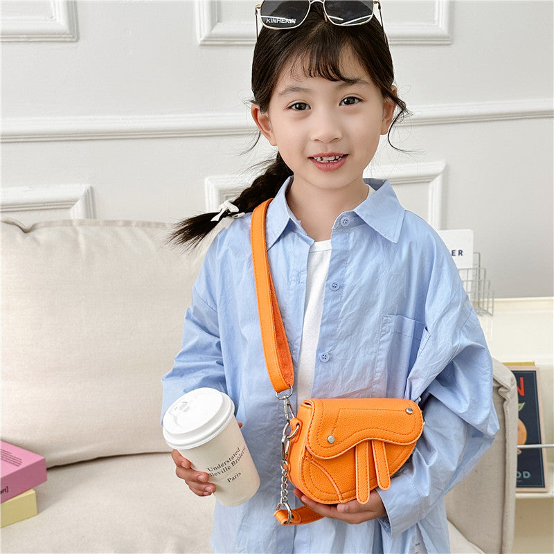 A Korean version of foreign style small fragrant style girl handbag fashionable new boys and girls saddle bag mini baby shoulder bag