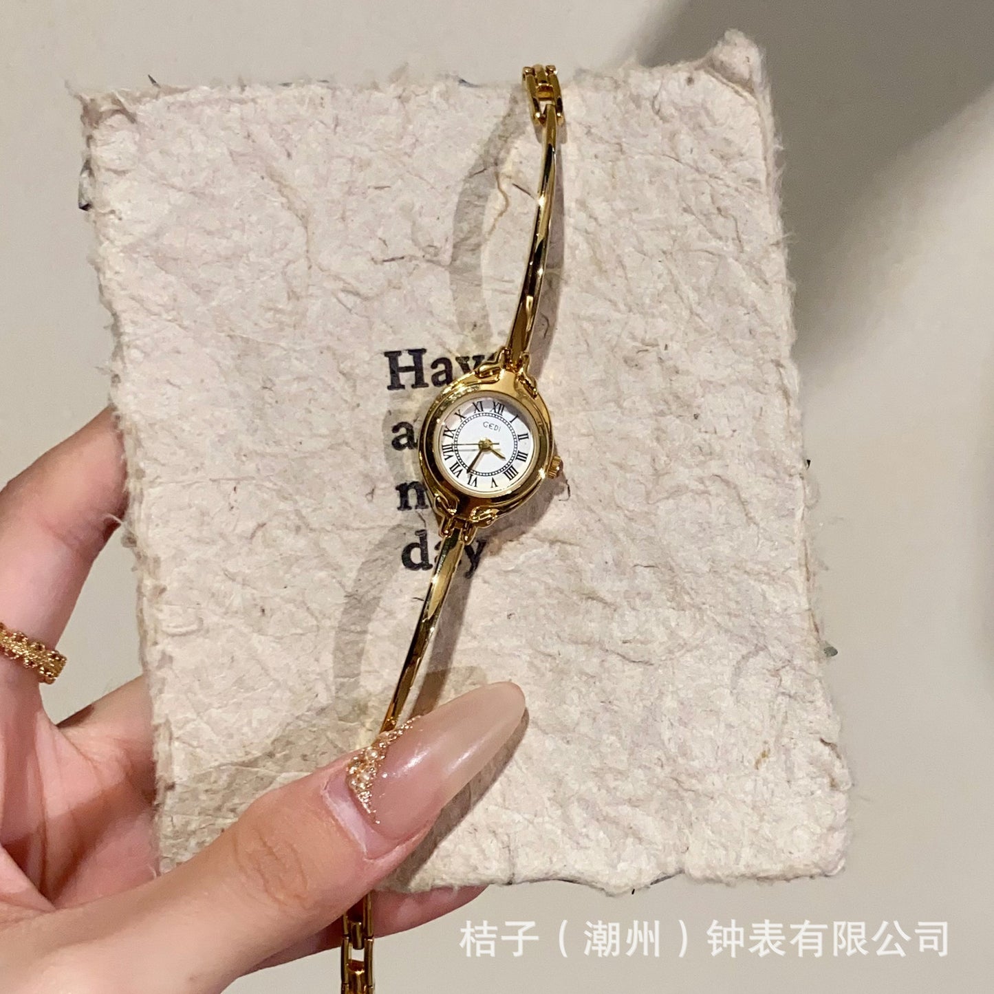 A Goldie watch women's light luxury niche women's small bracelet student small dial literature and art