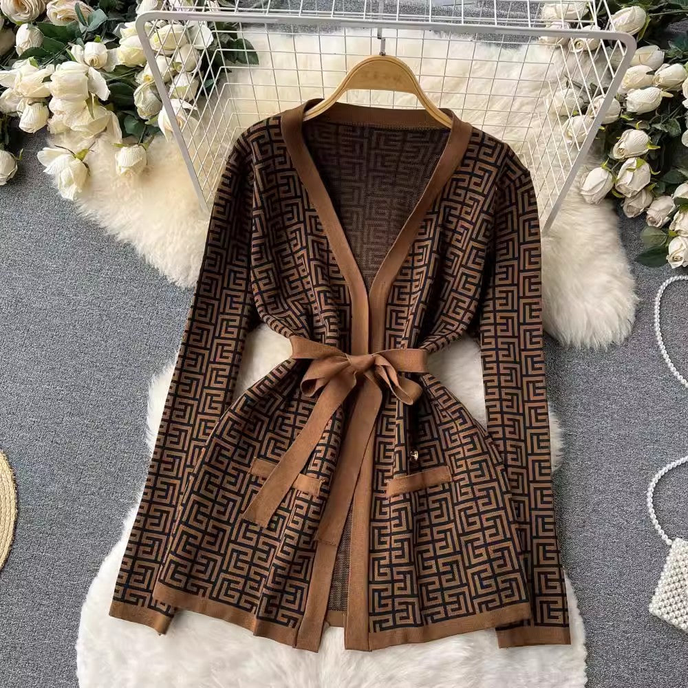A women's long-sleeved three-piece set