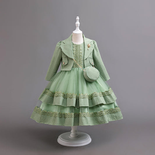 A Children's and teenagers' skirt