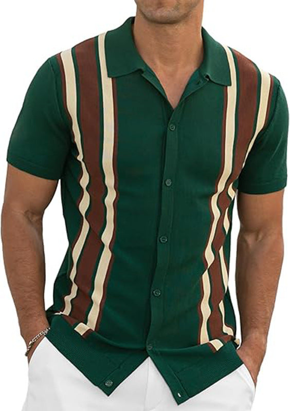 A color matching short-sleeved shirt