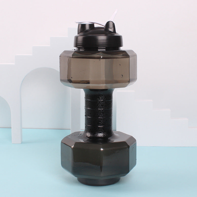 A dumbbell water cup 2600ml