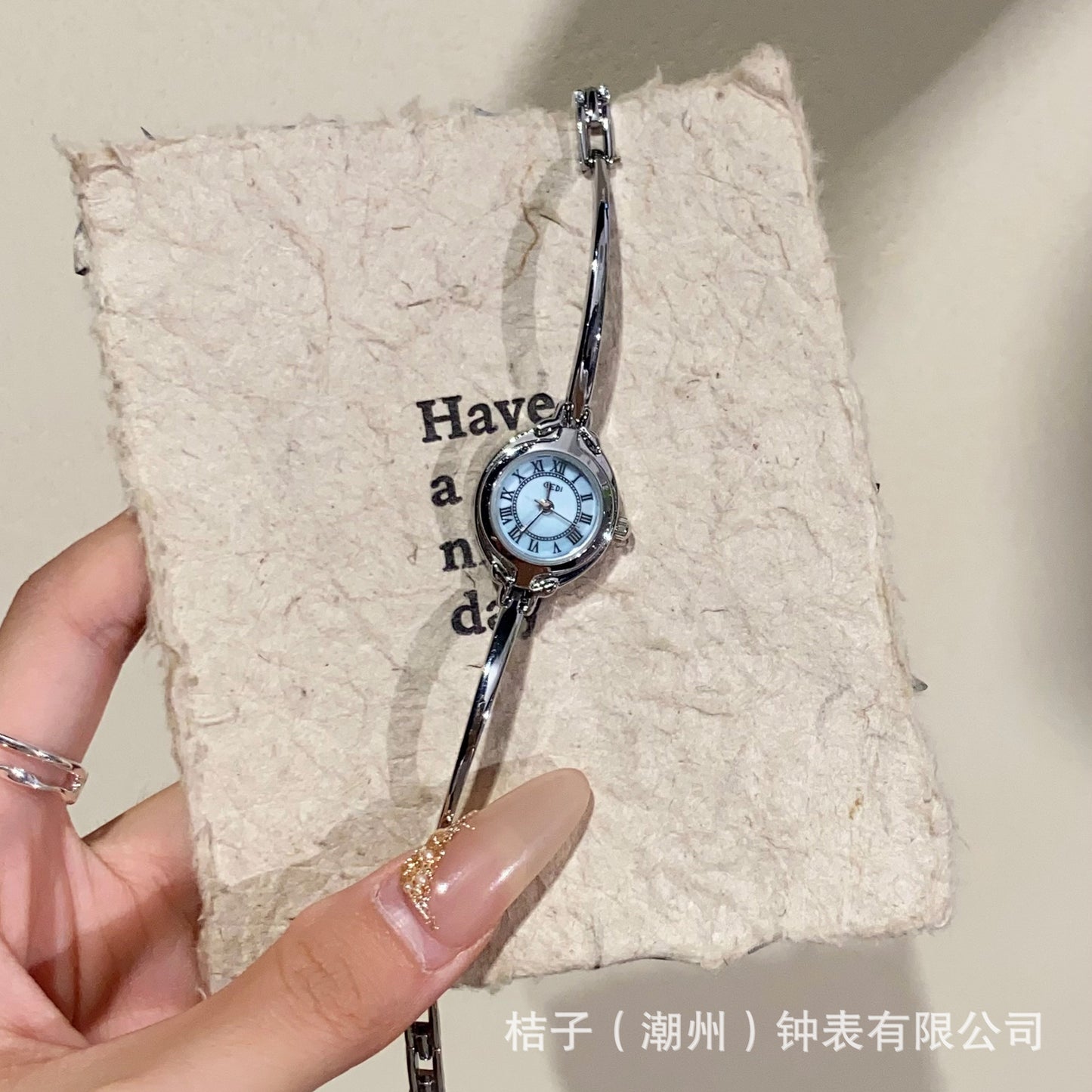 A Goldie watch women's light luxury niche women's small bracelet student small dial literature and art