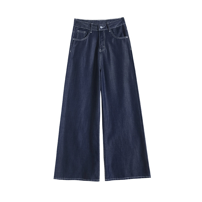 A baggy wide-leg pants jeans