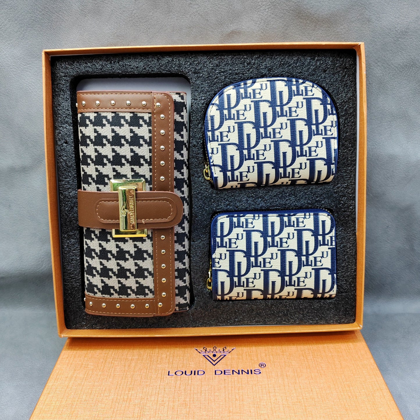 A new three-piece gift box with wallet card bag set.