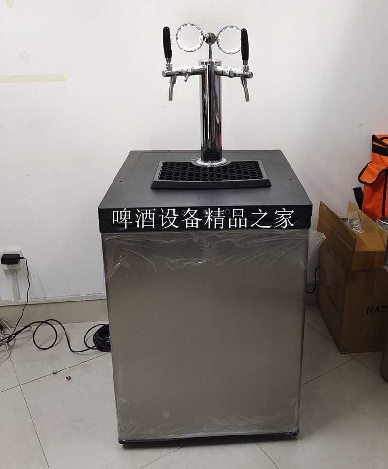 A air-cooled beer machine