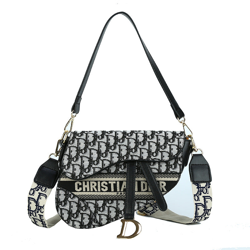 A new handbag bag women's shoulder handmade saddle bag underarm crossbody