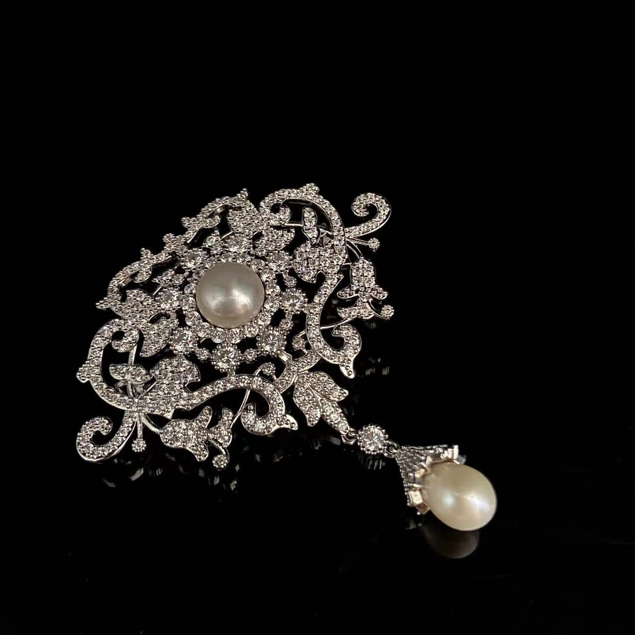 A French retro court fringed pearl luxury pin suit dress neckline brooch accessories high-end crystal corsage - Mixbatch