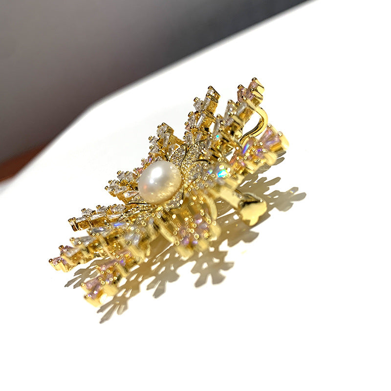 A European and American trend popular snowflake brooch, super flash zircon freshwater pearl brooch celebrity accessories - Mixbatch