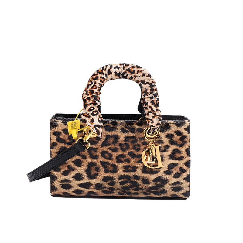 A retro stone pattern Princess Diana bag popular in Europe and America, leopard print handheld women's bag texture versatile single shoulder messenger bag foreign trade