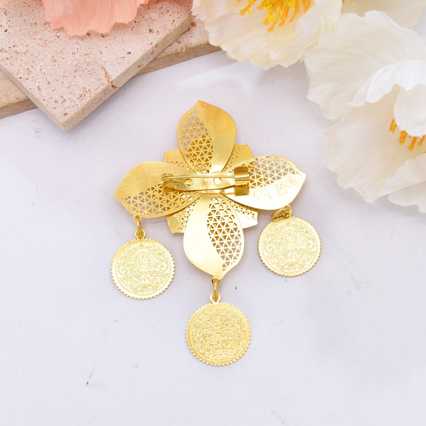 A new gold three-dimensional flower brooch light luxury high-end sense coin pendant brooch pin sweater suit accessories women - Mixbatch
