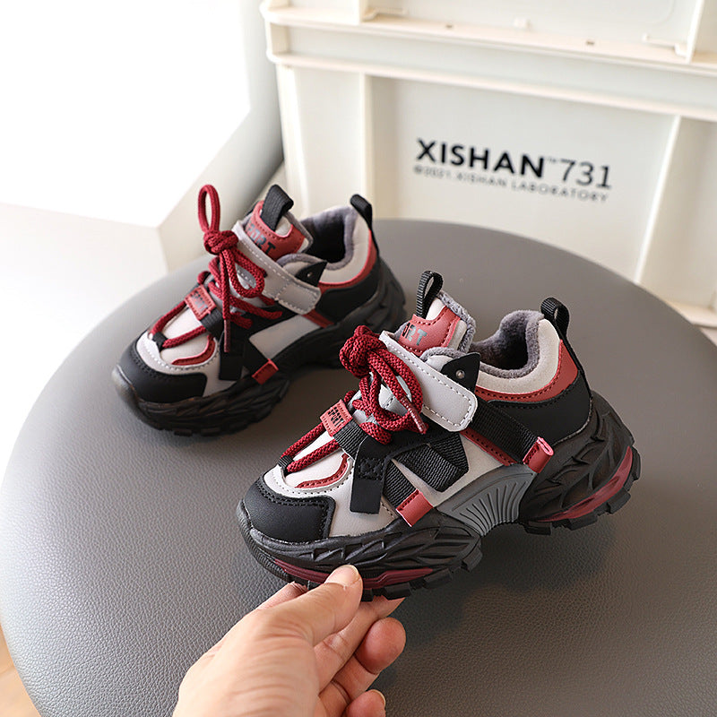 A children's fleece sneakers