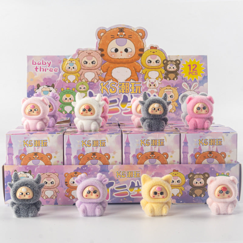 A flocking ornament toy