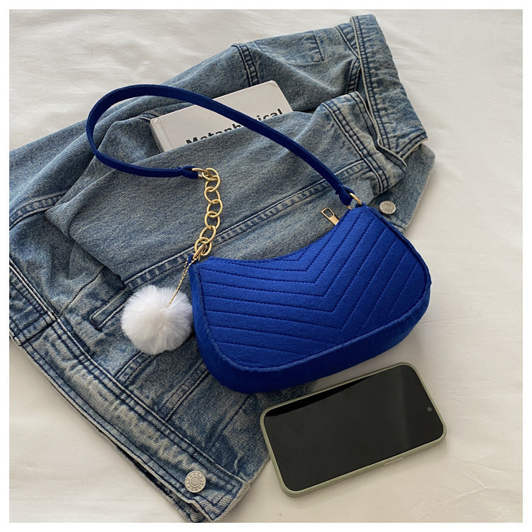 A summer new fresh felt armpit bag indentation fashion single shoulder foreign style small square bag