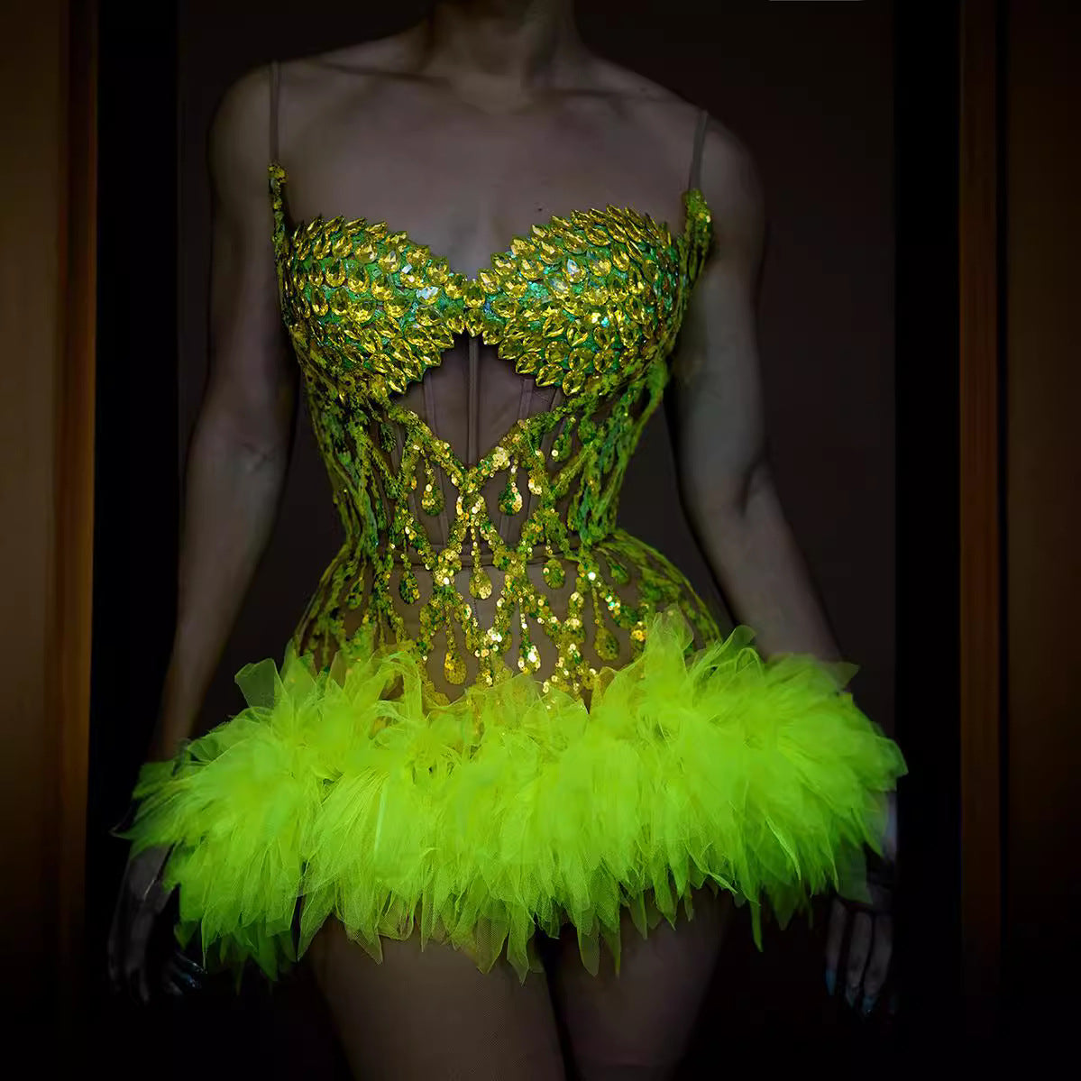 A costume nightclub bar female fluorescent full diamond mesh suspender skirt singer dance team jackfruit