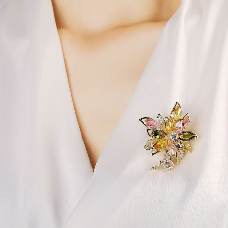 A color zirconium hibiscus brooch high-end femininity crystal brooch coat retro exquisite luxury pin accessories gift - Mixbatch