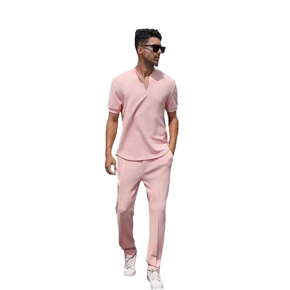 A solid color polo shirt sports suit