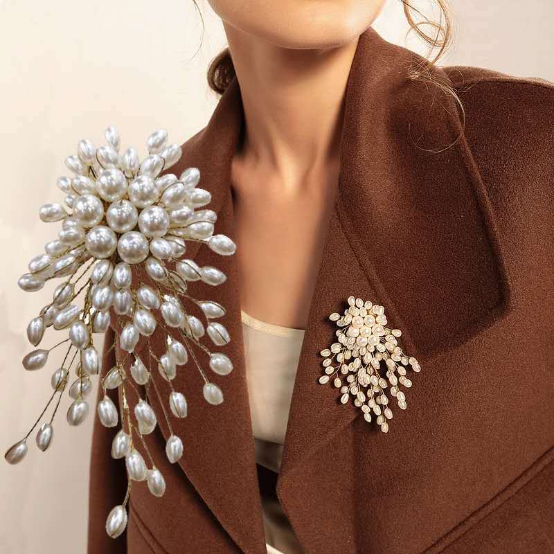 A Autumn and winter temperament elegant hand-woven gypsy pearl fringed brooch pin jacket suit corsage women's accessories - Mixbatch