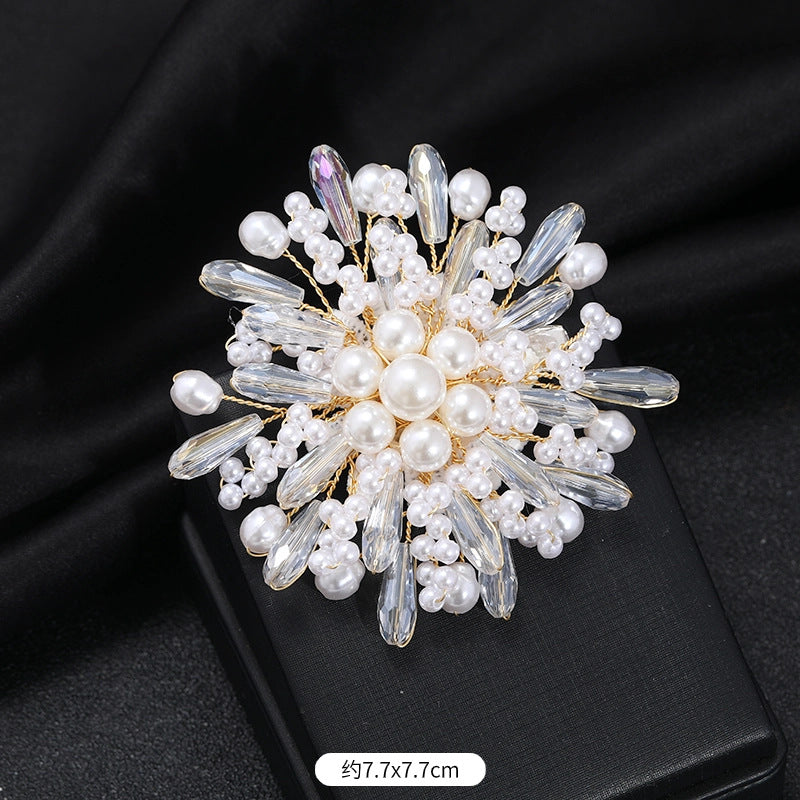 A elegant temperament luxury imitation pearl brooch women's fashion versatile snowflake pin high-end atmospheric corsage coat accessories - Mixbatch