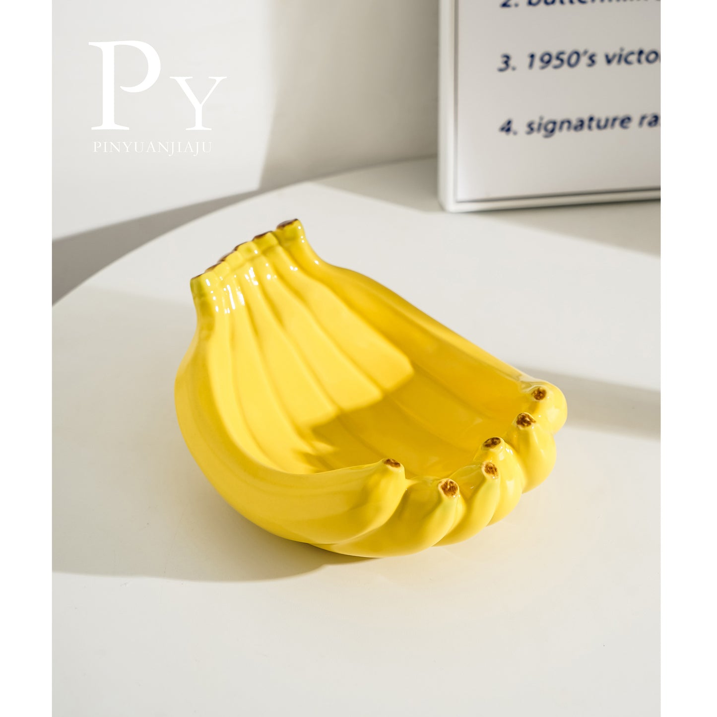 A fruit plate ceramics