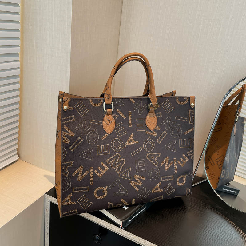 A new model, new style, simple and large-capacity letter presbyopia tote bag, portable commuter women's bag