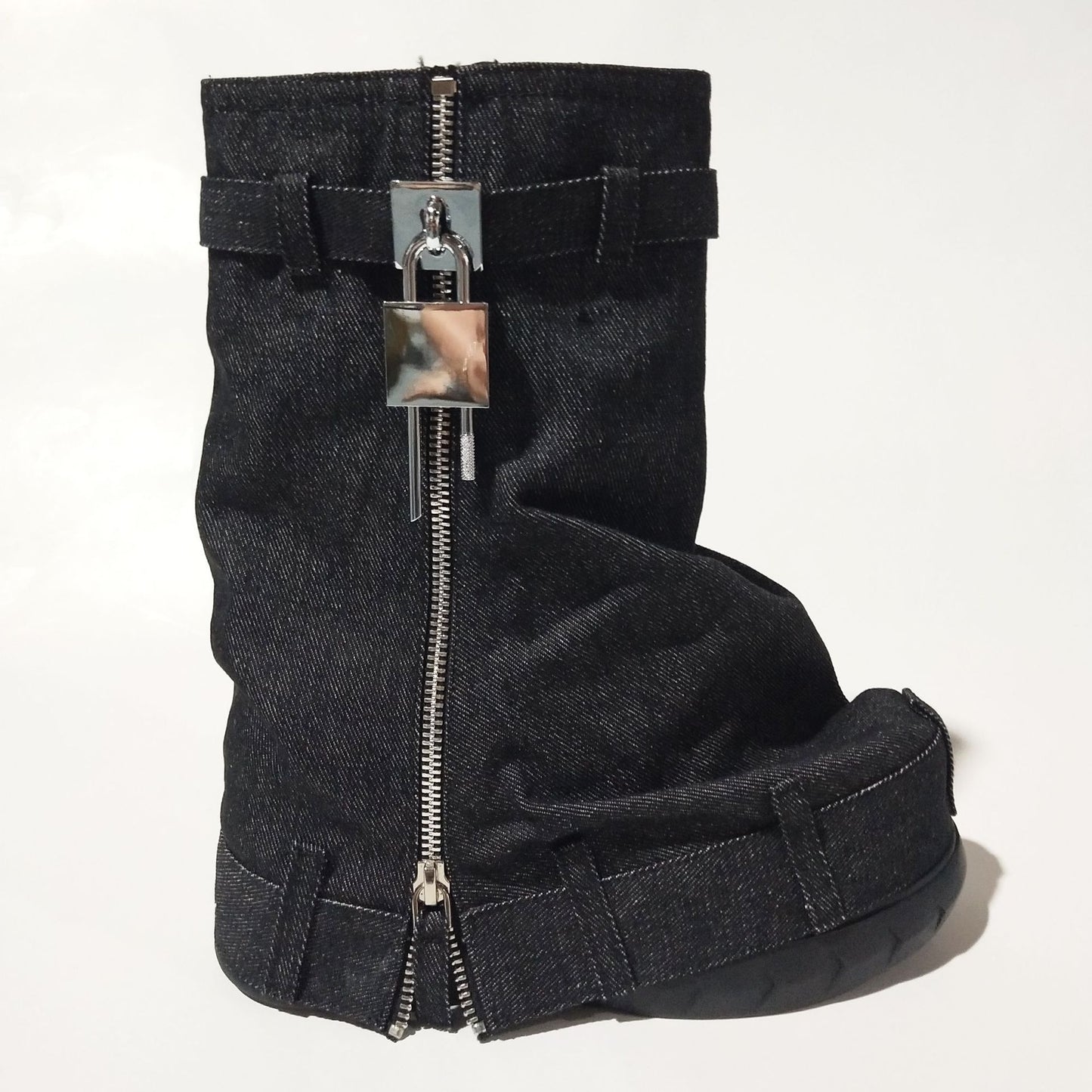 A foreign trade new denim platform shark buckle lock trouser skirt round head women's boots large size short wedge heel women's shoes