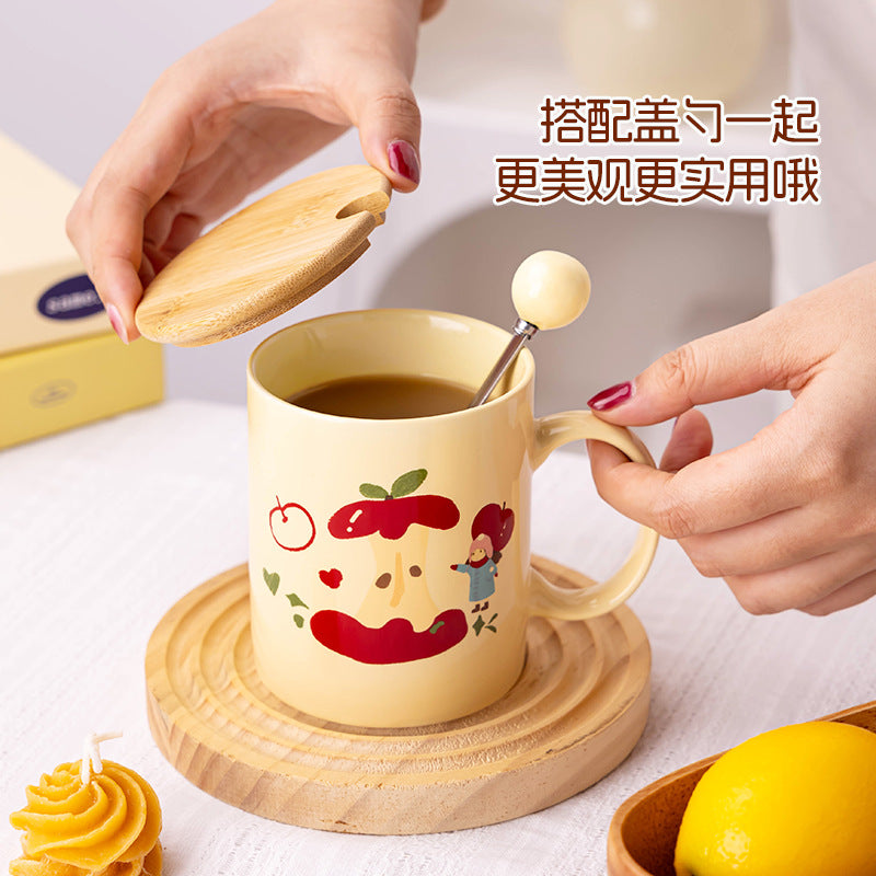 A Christmas Mug Ceramic Cup with Lid Spoon