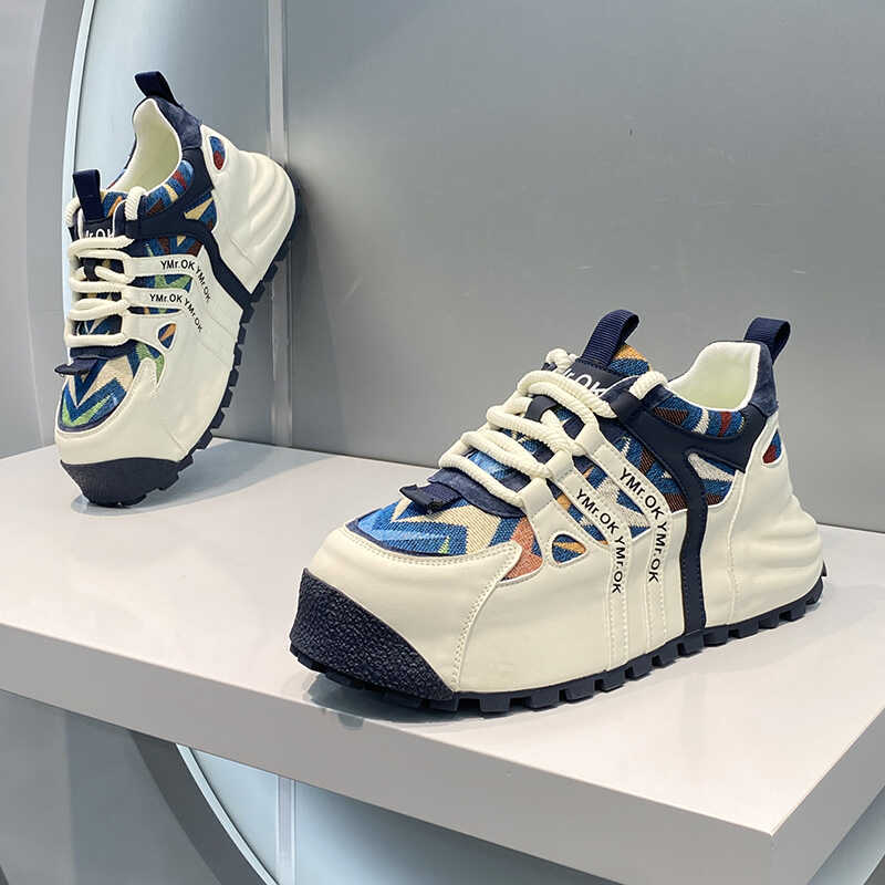 A casual sports shoe