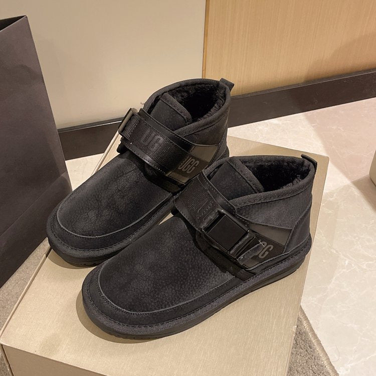 A warm snow boot
