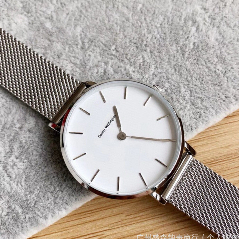A D W couple hot-selling new watch quartz watch, fashionable and simple men's and women's watch manufacturers