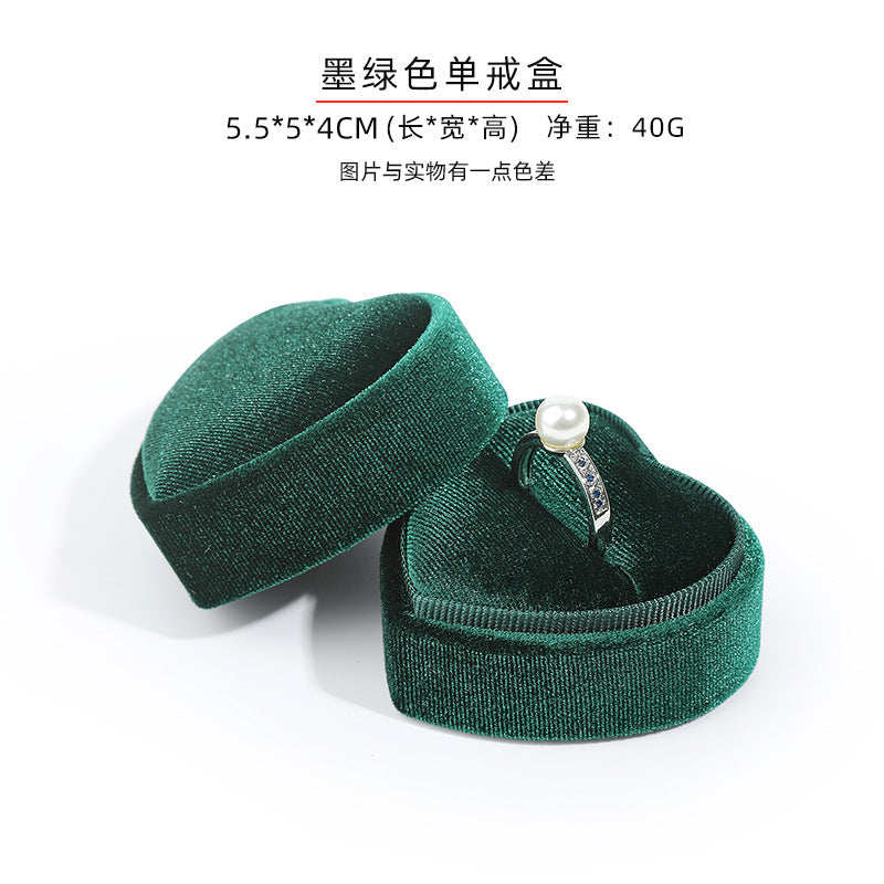 A heart velvet ring box