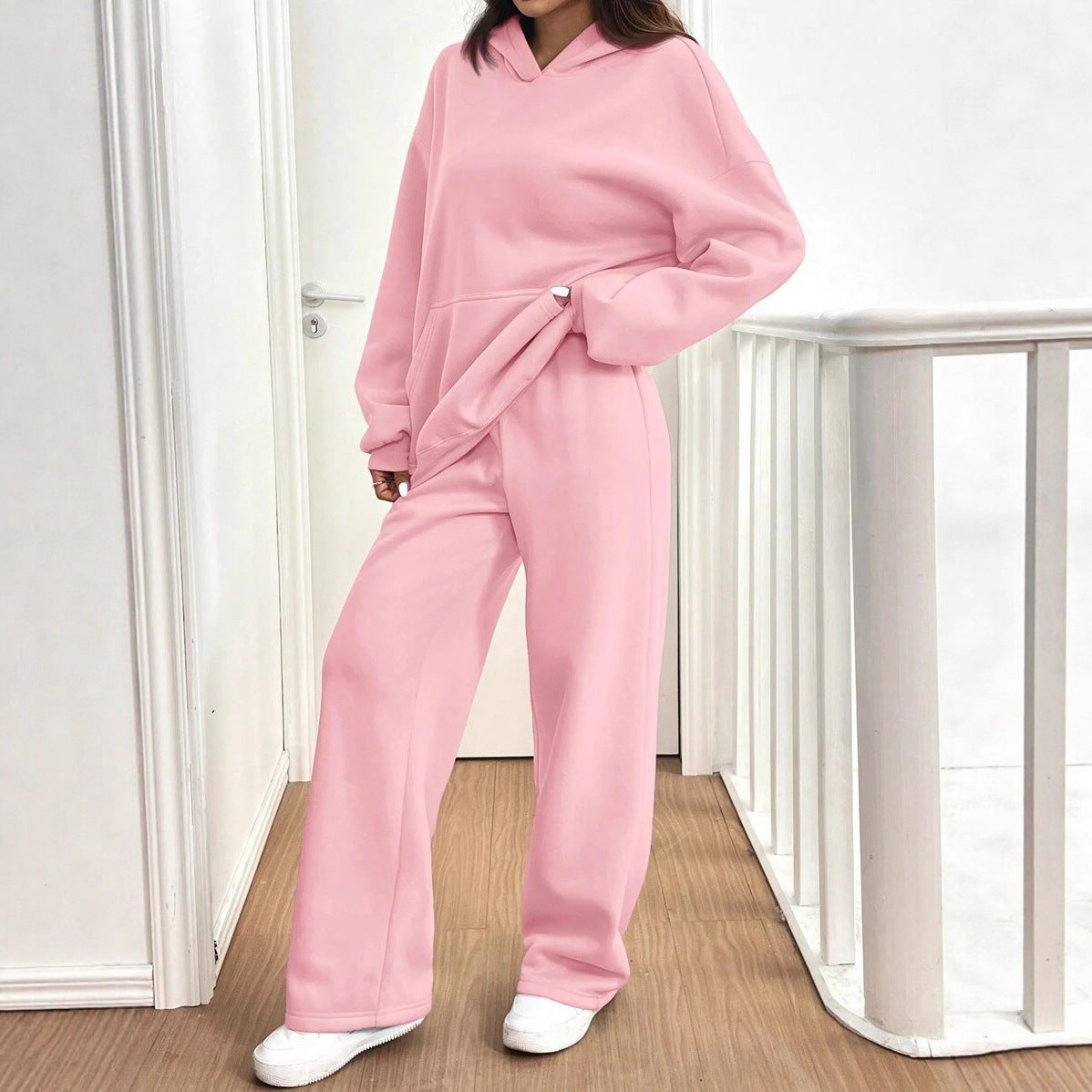 A lady's long-sleeved trousers fleece warm suit
