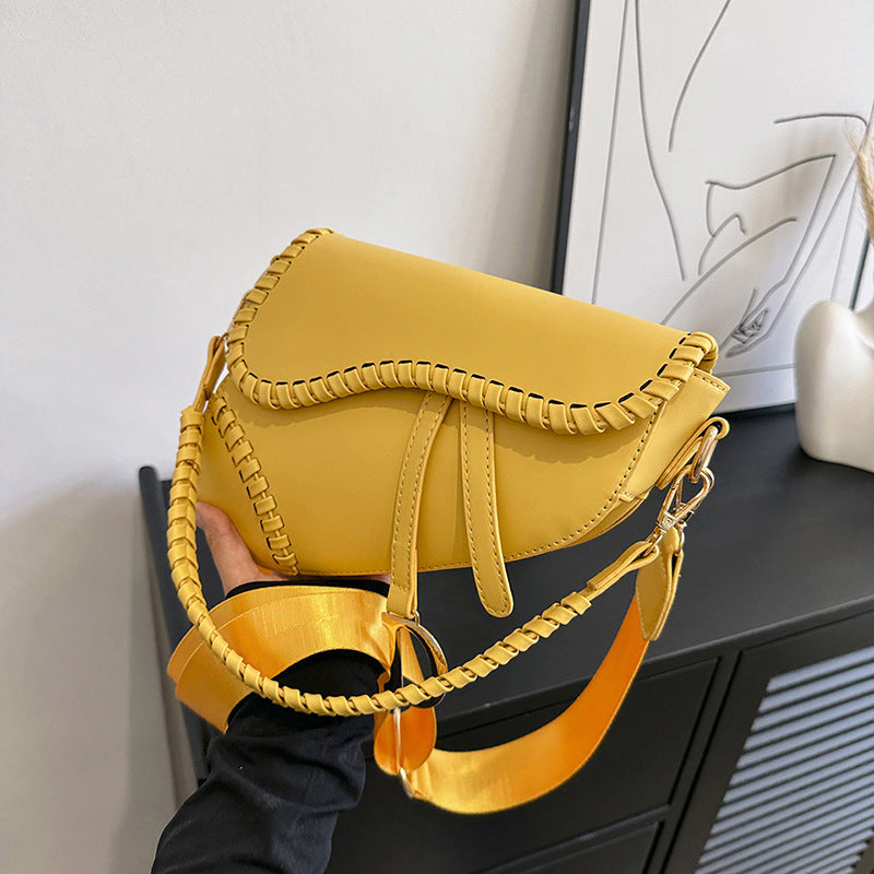 A new handbag bag women's shoulder handmade saddle bag underarm crossbody