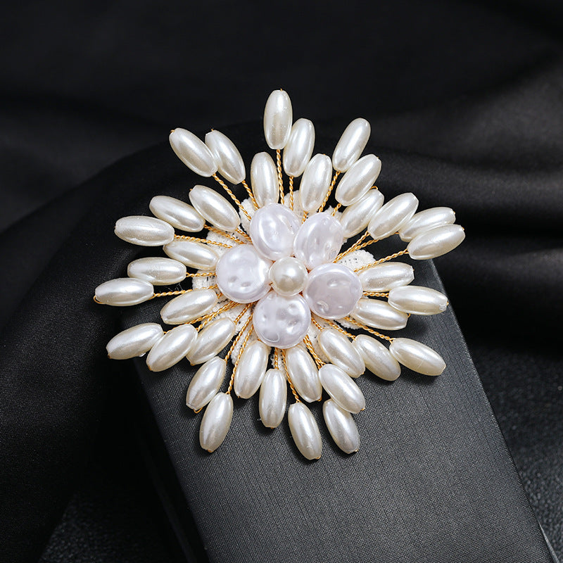 A elegant temperament luxury imitation pearl brooch women's fashion versatile snowflake pin high-end atmospheric corsage coat accessories - Mixbatch