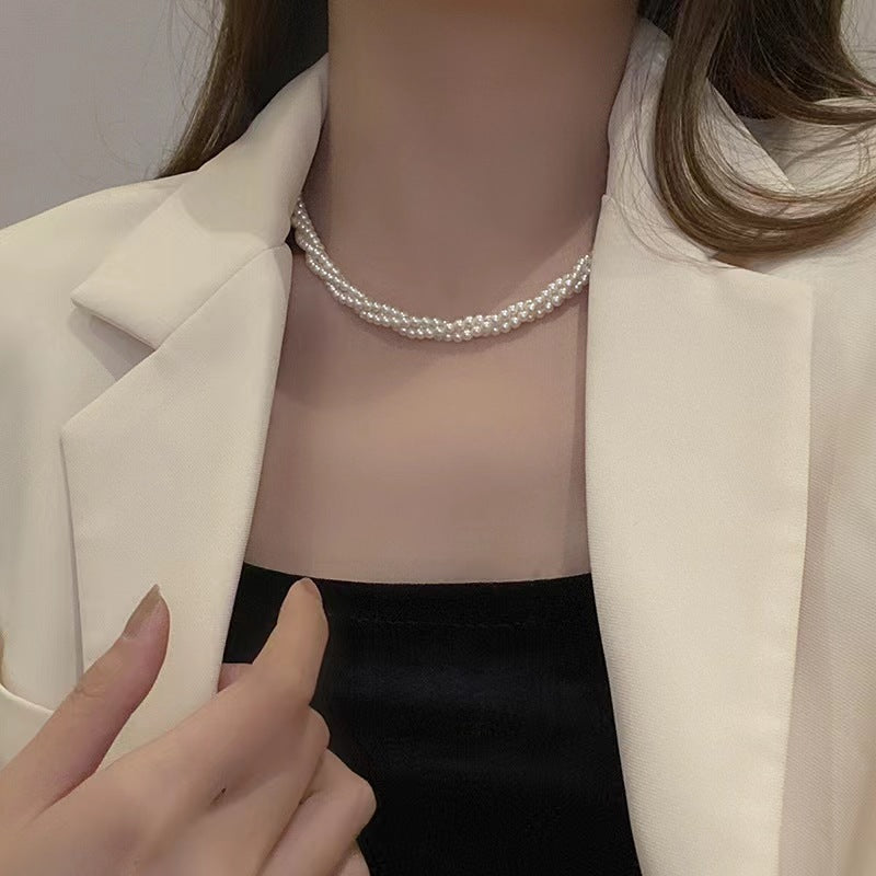 Pearl retro necklace women ins cold wind neck chain light luxury niche design 2023 cd tide sweater chain