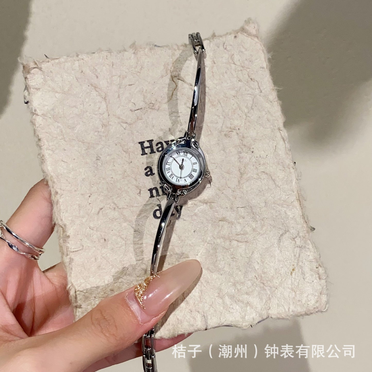 A Goldie watch women's light luxury niche women's small bracelet student small dial literature and art