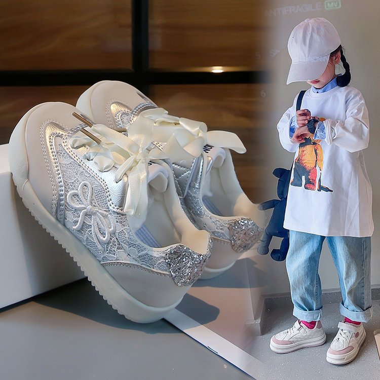 P Spring and Autumn New Girls Board Shoes Medium and Older Children Ultra Light Girls Sneakers Running Shoes