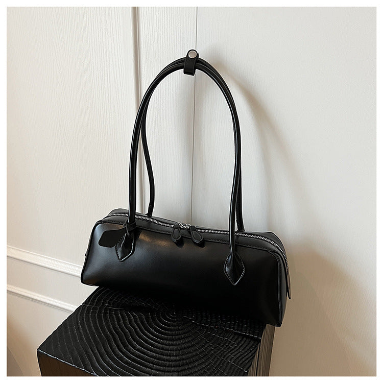 A handbag shoulder bag