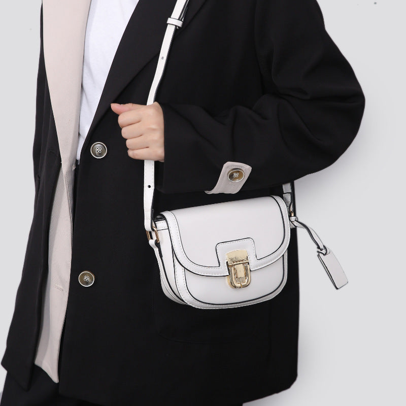 A autumn new Korean niche contrasting color single shoulder diagonal span saddle bag retro versatile underarm small bag women
