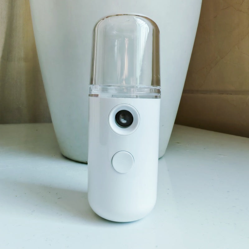 A spray moisturizing and hydrating instrument