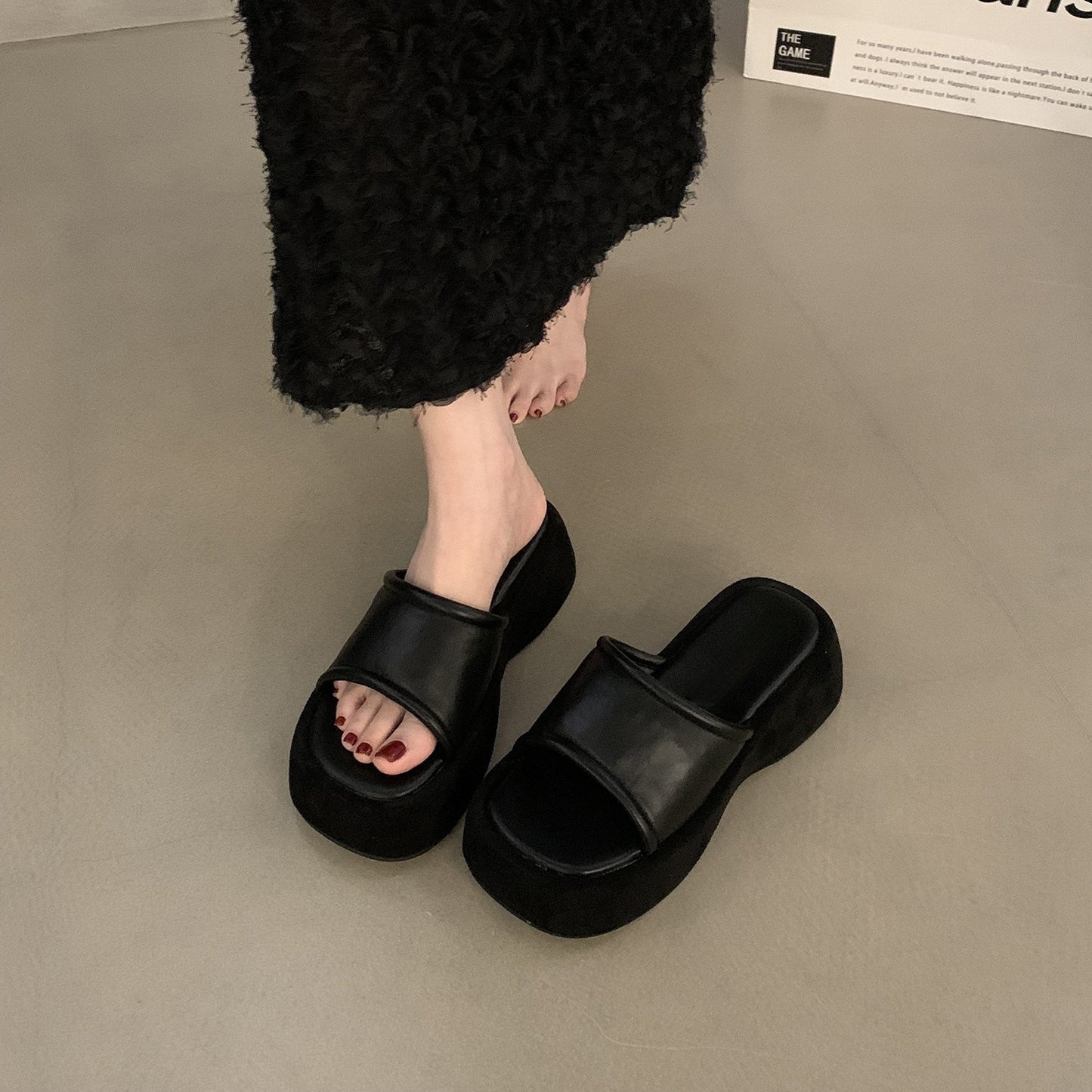 A platform slippers women summer sandals