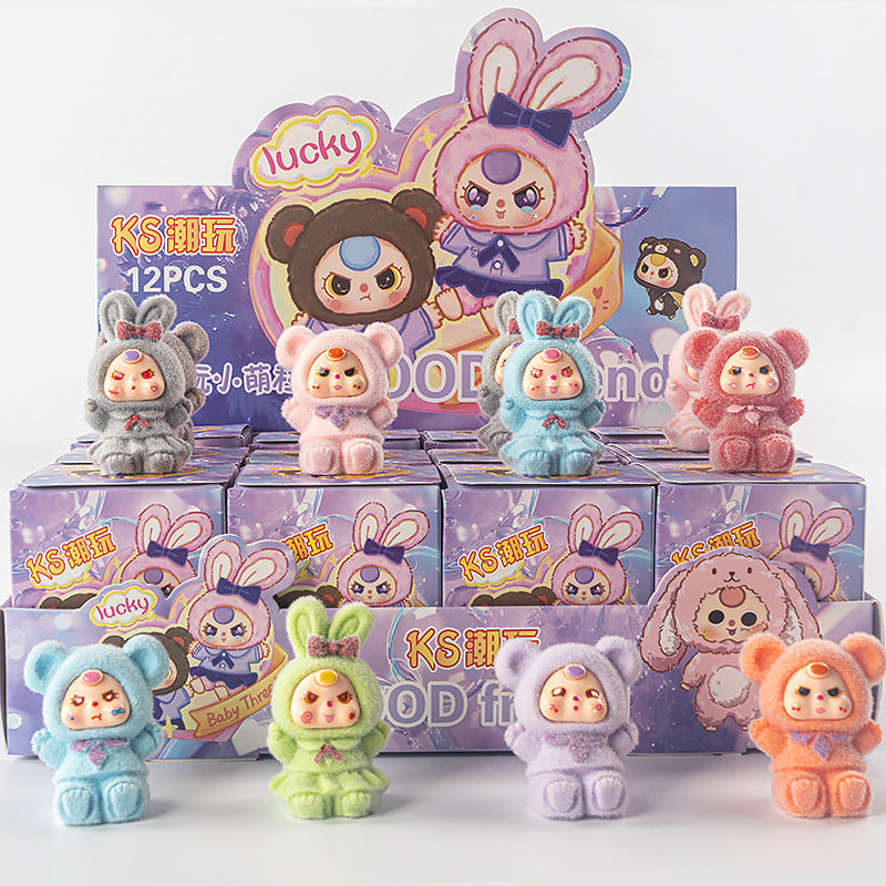A flocking ornament toy