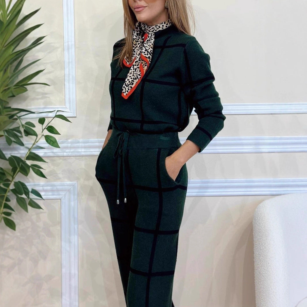 A lady's long-sleeved trousers suit
