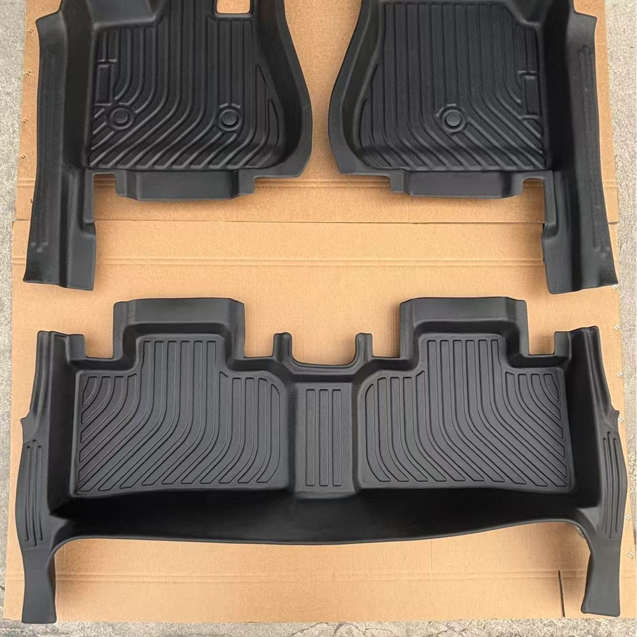 A car waterproof floor mat