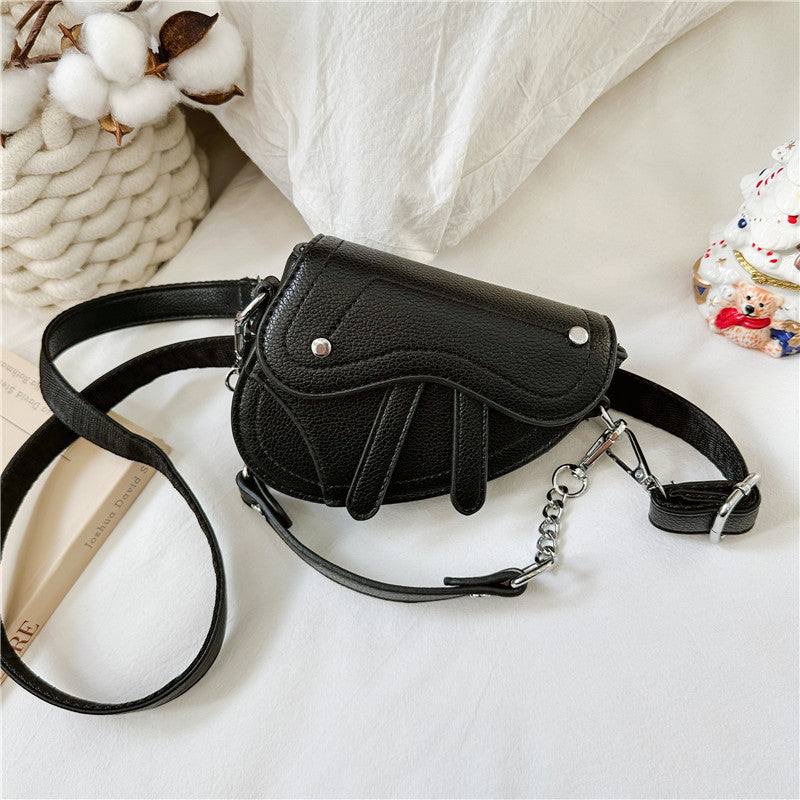 A Korean version of foreign style small fragrant style girl handbag fashionable new boys and girls saddle bag mini baby shoulder bag