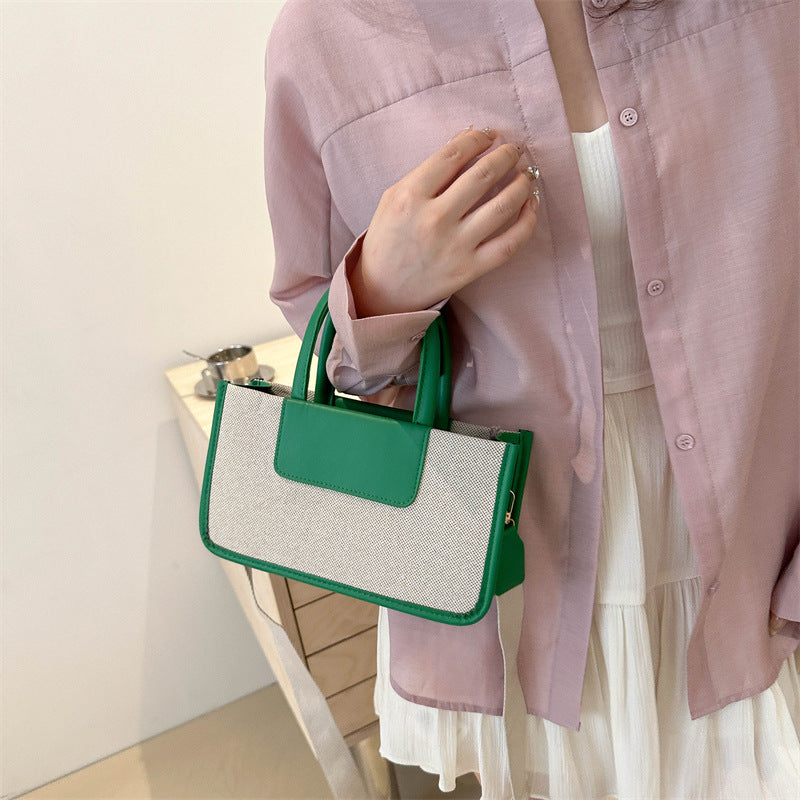 A large capacity commuter tote bag