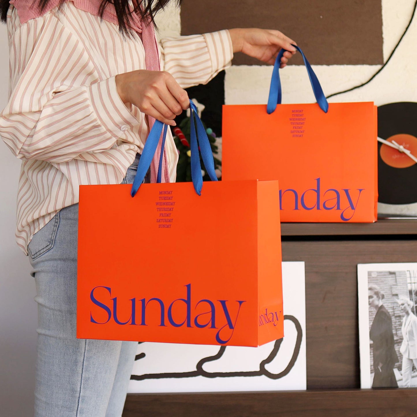 A clothing store tote bag custom paper bag premium sense printing logo high-end ins style high value women's clothing store shopping bag
